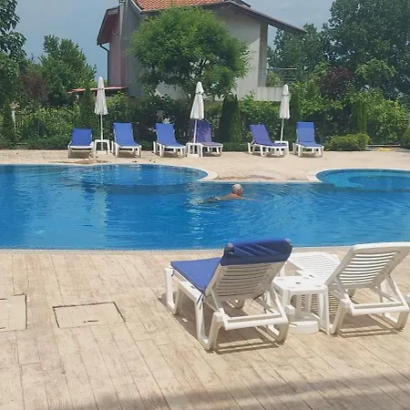 Rs 27 на плажа с вълшебна гледка към морето, напълно оборудвана кухня и безплатен паркинг, със самостоятелен басейн, балкон и асансьор самостоятелен душ и тоалетна местоположение شقة